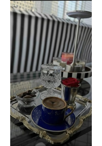 Gümüş Üzeri Gold Gül Figürlü Sunum Tepsisi Tek Kişilik Dekoratif Kare Servis Kahve Çay Tepsisi Altın - Gümüş