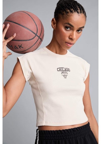 DeFactoFit NBA Chicago Bulls Standart Fit Bisiklet Yaka Nakış Baskı Fitilli Kaşkorse Kısa Kollu Tişört E3829AX25SMBG700