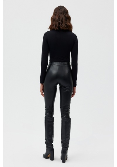 Açelyaokcu Yarım Balıkçı Dik Yaka Altı Çıt Çıtlı Bodysuit Bluz Siyah