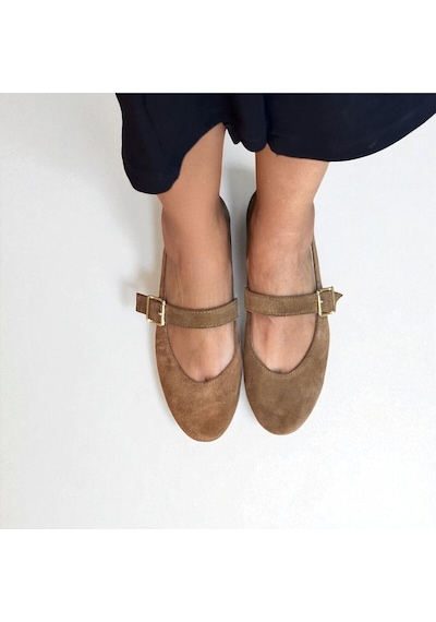 Ne&ve Shoes Camet Süet Hakiki Deri Yuvarlak Burunlu Tokalı Kadın Babet Camel