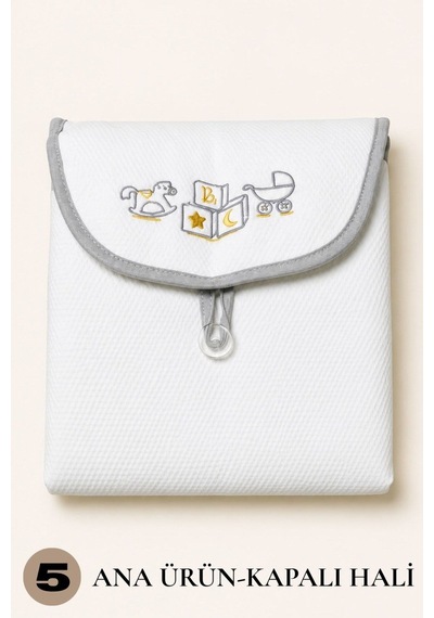 Babydola Seyahat Pratik Alt Açma Minderi Premium Kalite Katlanabilir Bebek Alt Değiştirme Matı Su Geçirmez Cepli Taşınabilir Alt Açma Çantası 49x75 CM