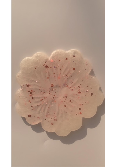 Sedefli Beyaz Üzerine Pembe Glitterli Çiçek Desen Bardak Altlığı Beyaz