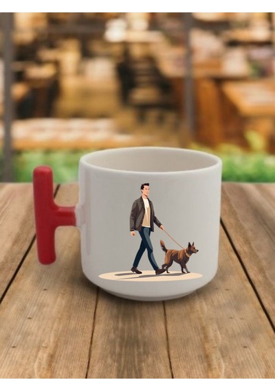 Köpek Gezdiren Adam Baskılı Kırmızı Kulplu Kahve Bardağı Seramik Kupa Beyaz