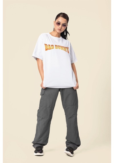 Bad Bunny Rapper Sırt Baskılı Unisex Oversize Şarkıcı Tişört Beyaz