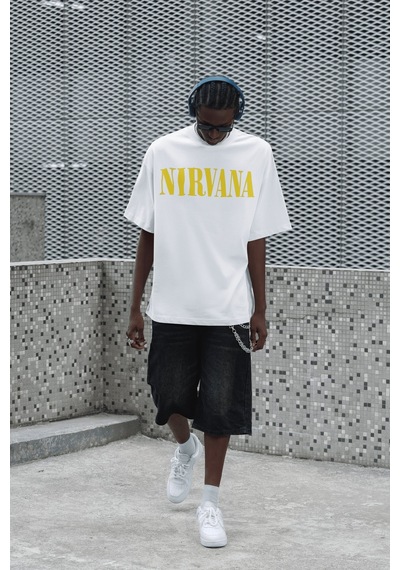 Tasarım Nirvana Rock Metal Sırt Baskılı Unisex Oversize Müzik Gru Beyaz