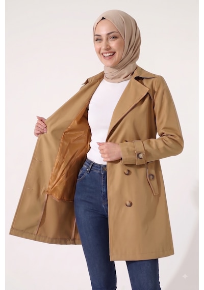 B.he.z Kadın Degaje Yaka Yarım Boy Tesettür Astarlı Kemerli Su İtici Kumaş Trençkot Camel
