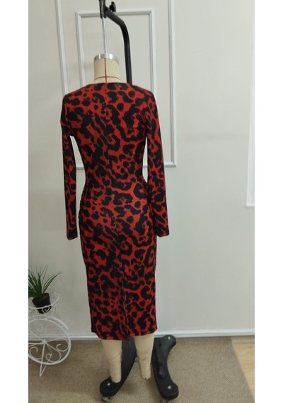 Bhrwear Kadın Uzun Kollu Dantel Yakalı Arkadan Yırtmaçlı Desenli Midi Elbise Renkli