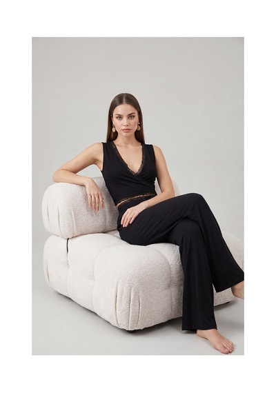Lela Yumuşak Dokulu Sırtı Bağlamalı Dantelli Crop Pijama Takımı Bayan Pijama Takımı 6575015 Siyah
