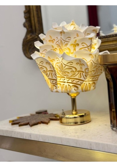 Dekor Yapay Eva Gül Kablosuz Masa Lambası Üst Gold Desen-alt Parlak Gold Detay 9v Pil 75-90 Saat