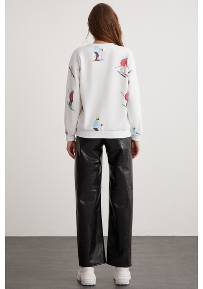 Ethıquet Cloudy Kadın İçi Polarlı Yumuşacık Yuvarlak Yaka Rahat Kesim Baskılı Beyaz Sweatshirt