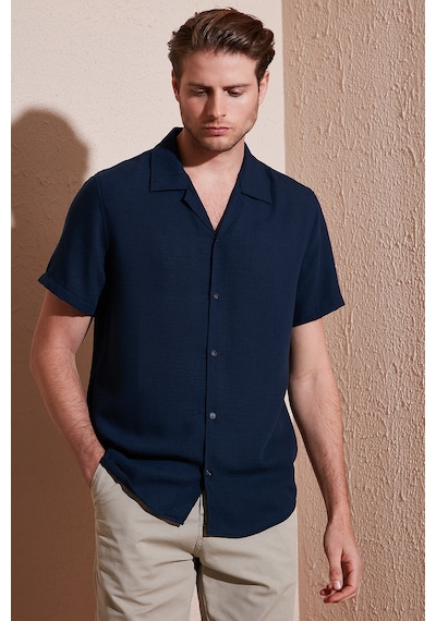 Buratti Keten Görünümlü Kısa Kollu Apaş Yaka Regular Fit Erkek Gömlek Cf23S116775 Lacivert Buratti Keten Görünümlü Kısa Kollu Apaş Yaka Regular Fit Erkek Gömlek Cf23S116775 Lacivert