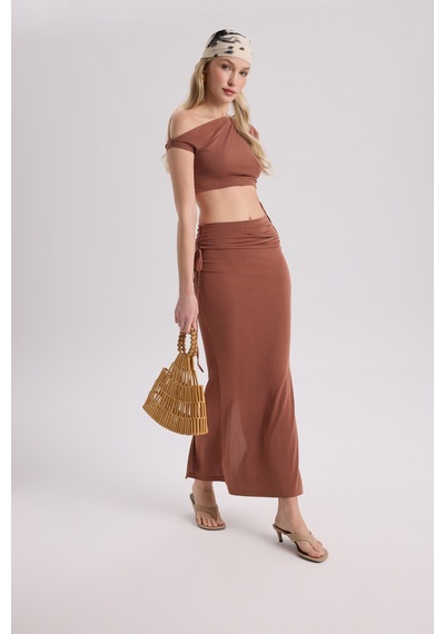 Mai Collection Mai Studios Co. Ivan Büzgülü Kahve Crop Etek Takım Kahve Mai Collection Mai Studios Co. Ivan Büzgülü Kahve Crop Etek Takım Kahve