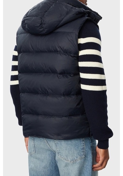Calvin Klein Kapitoneli Çıkarılabilir Kapüşonlu Yaka Şişme Yelek Lv04rg514gcef Erkek Yelek Lv04rg514g Cef Lacivert Calvin Klein Kapitoneli Çıkarılabilir Kapüşonlu Yaka Şişme Yelek Lv04rg514gcef Erkek Yelek Lv04rg514g Cef Lacivert