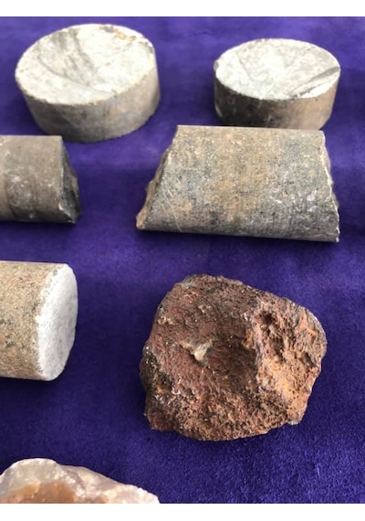 Doğal Kuvars Taş Serisi 1392 Gram