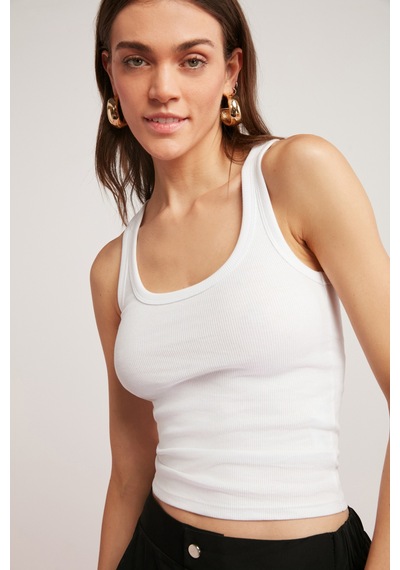 Ethıquet Lıllesol Kadın Fitilli Görünümlü Slim Fit Vücuda Oturan Havuz Yakalı Pamuklu Basic Beyaz At