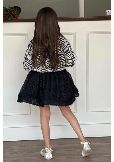 Riccotarz Kız Çocuk Bisiklet Yaka Penye T-shirt Zebra Desenli Jean Ceket Üzeri Kırçıllı Siyah Etekli Takım Siyah Riccotarz Kız Çocuk Bisiklet Yaka Penye T-shirt Zebra Desenli Jean Ceket Üzeri Kırçıllı Siyah Etekli Takım Siyah