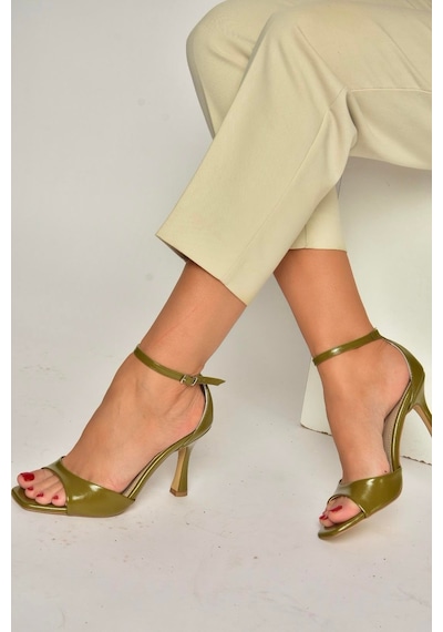 Fox Shoes Y569823309 Yeşil İnce Topuklu Kadın Ayakkabı Yeşil