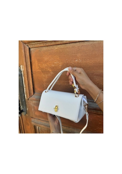 Just Polo Kadın Yeni Sezon Aksesuar Detaylı Çapraz Ayarlanabilir Askılı Şık El & Omuz Çantası Ebat 22 X 11 Cm Beyaz