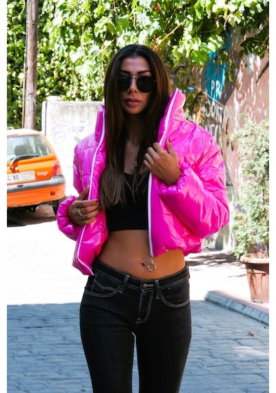 Keyifli Moda Kadın Pembe Parlak Su İtici Dik Yaka Kısa Şişme Mont - 40 Pembe
