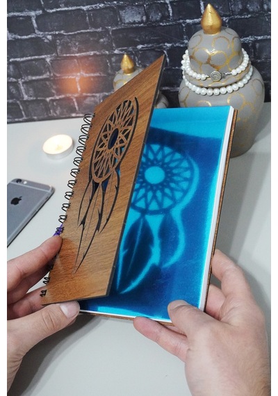 Rüya Kapanı Desenli Ahşap Defter - A5 Notebook - Günlük - Çizgisiz Anı Defteri Ahşap Rengi Ceviz