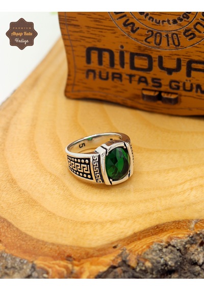 Zümrüt Taşlı Artuklu Model 925 Ayar Gümüş Çocuk Yüzüğü 201025331 Gümüş