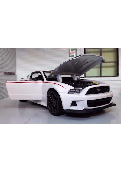 Maisto 2014 Ford Mustang Street Racer Beyaz 1/24 Model Araba