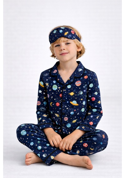 Beka Kids Desenli Uzun Kollu Önden Düğmeli Gömlek Yaka Erkek Çocuk Pijama Takımı Ve Göz Bandı Lacivert Beka Kids Desenli Uzun Kollu Önden Düğmeli Gömlek Yaka Erkek Çocuk Pijama Takımı Ve Göz Bandı Lacivert