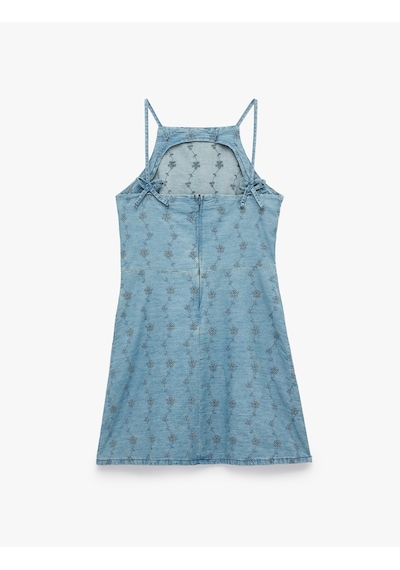 Koton Pamuklu Kolsuz Halter Yaka Brodeli Mini Denim Elbise Açık İndigo 6sal80038md