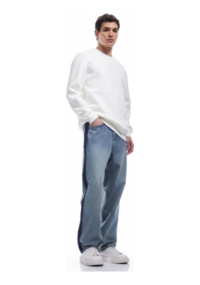 Koton Pamuklu Uzun Kollu Şardonlu Bisiklet Yaka Erkek Basic Sweatshirt Beyaz 7wam70002mk
