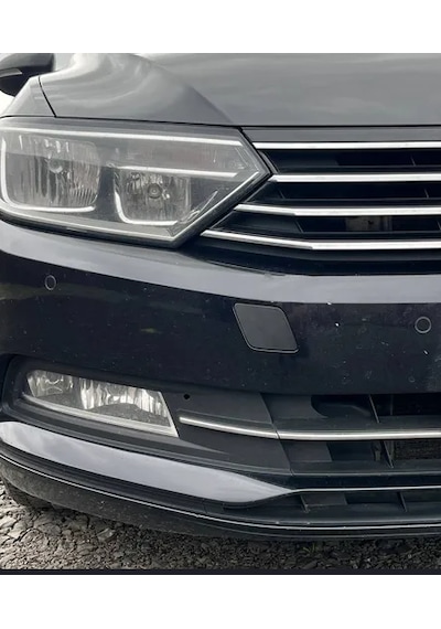 Volkswagen Passat B8 Ön Tampon Çeki Kapağı -