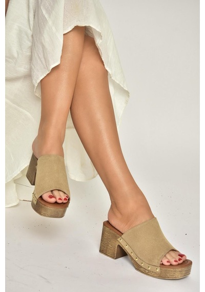 Fox Shoes Y996594002 Bej Süet Kalın Topuklu Kadın Terlik Bej