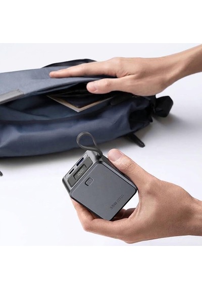 Fp32 10000 Mah 35w Pd Hızlı Şarj Powerbank - Entegre Geri Çekilebilir Type-c Kablolu Ve Dijital Göstergeli Taşına