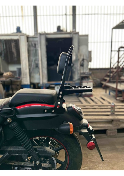 Um Renegade Vegas 250 Freedom 250 Sissy Bar