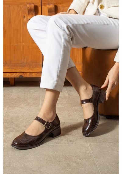 Dabab Shoes Clarıssa Kadın Ortopedik 4 Cm Topuklu Tokalı Yuvarlak Burun Balerin Babet Klasik Ayakkabı Acı Kahverengi