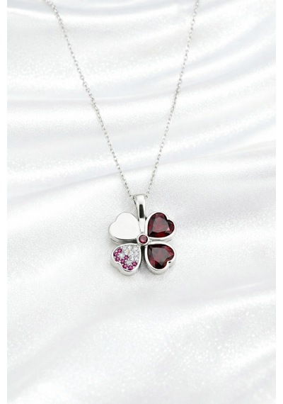 Çekirdekjewelry 925 Ayar Gümüş Rodyum Garnet Taşlı Ters Yonca Kolye Gri