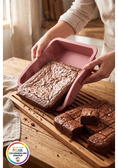 Kare Silikon Kek Brownie Kalıbı Yapışmaz Kolay Çıkan Fırın Borcamı Pasta Kabı 25x25x5 Cm Çok Renkli