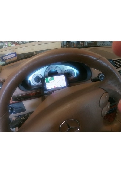 Mercedes 2009 E-350 Gösterge Paneli İçin İphone 10 Tutucu