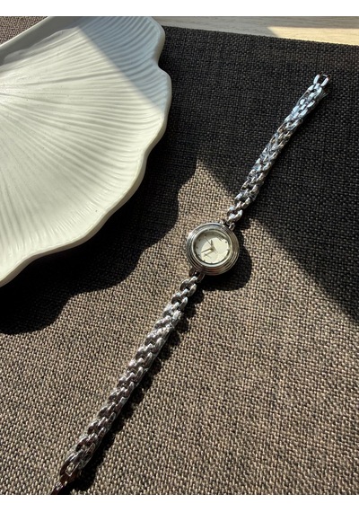 Retro Minimal Metal Kordon Vintage Kadın Kol Saati Gümüş Altın 33379250