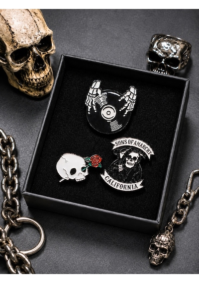 3 Lü Gotik Figürlü Rozet Seti Kuru Kafa Ve İskelet Temalı Metal Broş Seti 2 Renkli