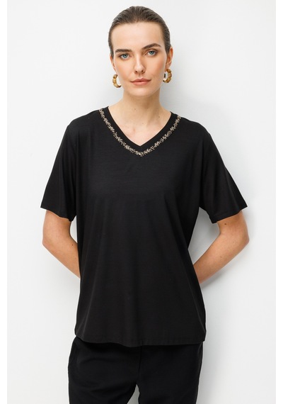 Kadın V Yaka Yaka Kenarı İşlemeli Penye T-shirt Siyah Siyah Kadın V Yaka Yaka Kenarı İşlemeli Penye T-shirt Siyah Siyah