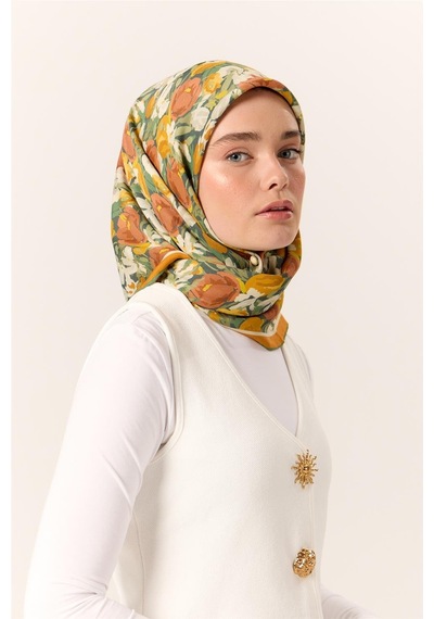 Silk Home Organik Pamuk İpek Eşarp Turuncu Sarı Yeşil Çiçek Desenli Tok Duruşlu 90x90 Çok Renkli