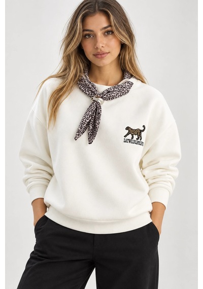 Mevese Bisiklet Yaka Nakışlı Kadın Sweatshirt - Üç İplik Şardonlu Oversize Şık Tasarım - Beyaz Mevese Bisiklet Yaka Nakışlı Kadın Sweatshirt - Üç İplik Şardonlu Oversize Şık Tasarım - Beyaz