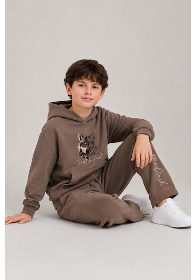 Riccotarz Erkek Çocuk Önü Ve Arkası Kurt Çizim Baskılı Kapüşonlu Sweatshirt Kahverengi Eşofman Takım Riccotarz Erkek Çocuk Önü Ve Arkası Kurt Çizim Baskılı Kapüşonlu Sweatshirt Kahverengi Eşofman Takım