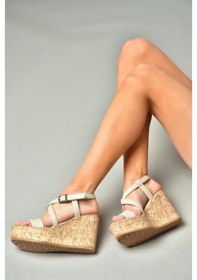Fox Shoes S996054409 Bej Dolgu Topuklu Kadın Ayakkabı