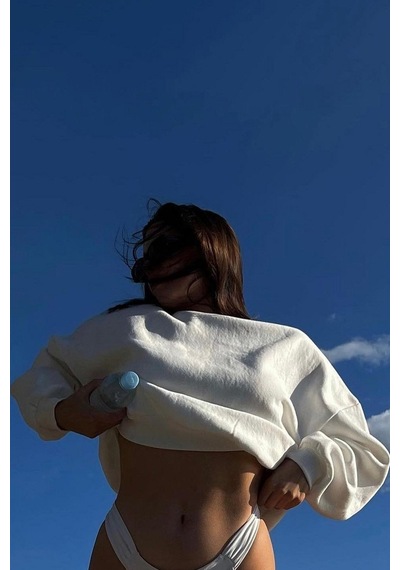 Madmext Madmext MG1559 Bisiklet Yaka Basic Kadın Sweatshirt - Ekru