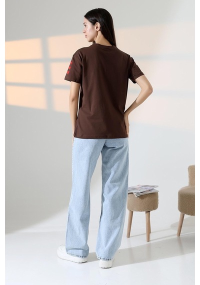 Kadın Kalp Nakışlı Bisiklet Yaka T-shirt Kahverengi