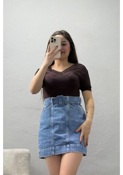 Modi Ön Arka V Yaka Dantelli İpeksi Viskon Body Acıkahve - 71652.1567. Altın - Siyah Modi Ön Arka V Yaka Dantelli İpeksi Viskon Body Acıkahve - 71652.1567. Altın - Siyah