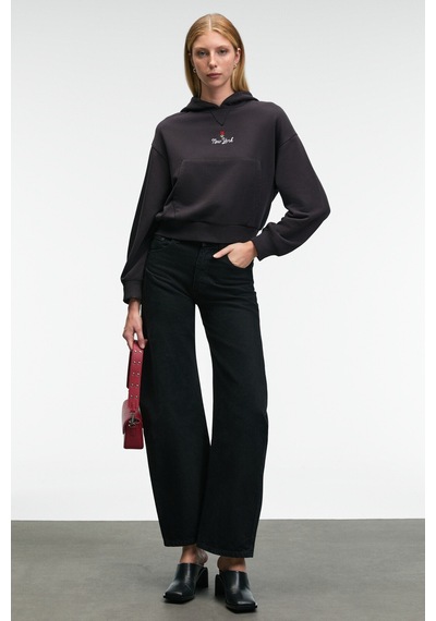 Grimelange ISADORA Kadın Kapüşonlu Nakış Detaylı Regular Fit Crop Antrasit Sweatshirt