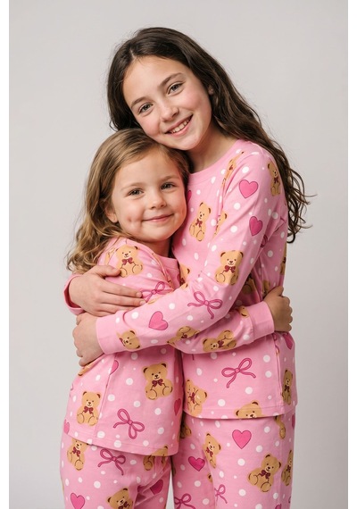 Zuzunga Kız Çocuk Sevimli Ayıcık, Kalp Ve Fiyonk Desenli Pembe Uzun Kollu Pijama Takımı Zuzunga Kız Çocuk Sevimli Ayıcık, Kalp Ve Fiyonk Desenli Pembe Uzun Kollu Pijama Takımı