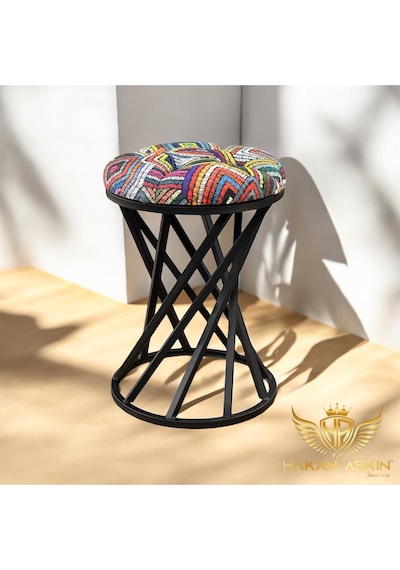 By Hakan Aşkın Kapitoneli Tornado Metal Pota Ayaklı Rug Pattern Black Pota Puf Style 2025 Çok Renkli 2